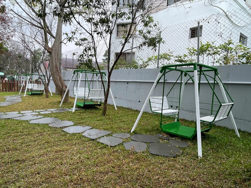 水与松萌萌園⟩南投埔里景點，許多可愛的超萌小動物，有超人氣的水豚君(卡皮巴拉)、笑笑羊，可以零距離和牠們互動 @果果愛Fruitlove