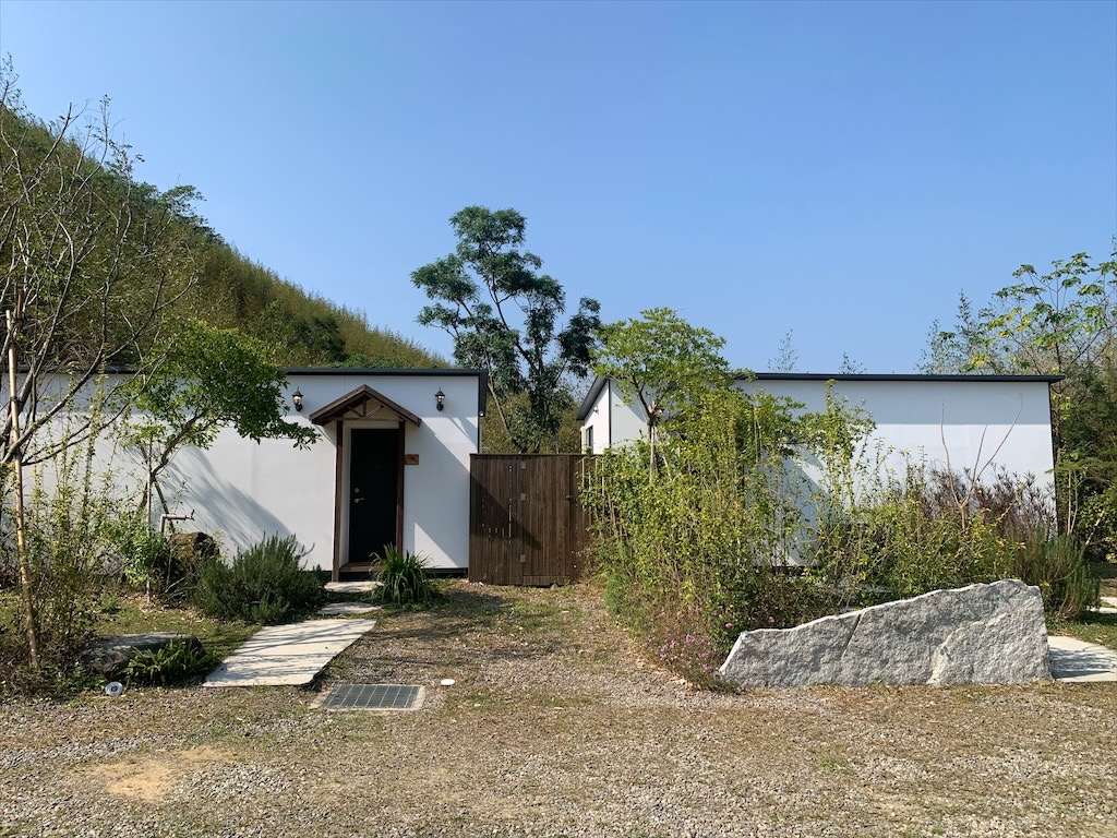 紫鳶山城-覓境莊園⟩苗栗銅鑼寵物友善住宿，蟲鳴鳥語、竹林群山環繞、星光點點，讓人和毛孩都感到放鬆的渡假莊園 @果果愛Fruitlove