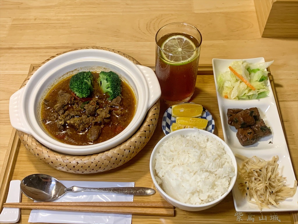 紫鳶山城-覓境莊園⟩苗栗銅鑼寵物友善住宿，蟲鳴鳥語、竹林群山環繞、星光點點，讓人和毛孩都感到放鬆的渡假莊園 @果果愛Fruitlove