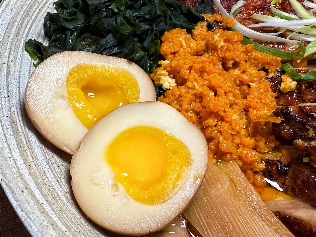 兆曜拉麵丼飯⟩台中大里平價拉麵，拉麵湯頭高達十一種任你選擇，不能錯過視覺饗宴的豪華拉麵，內用還可以免費加麵 @果果愛Fruitlove