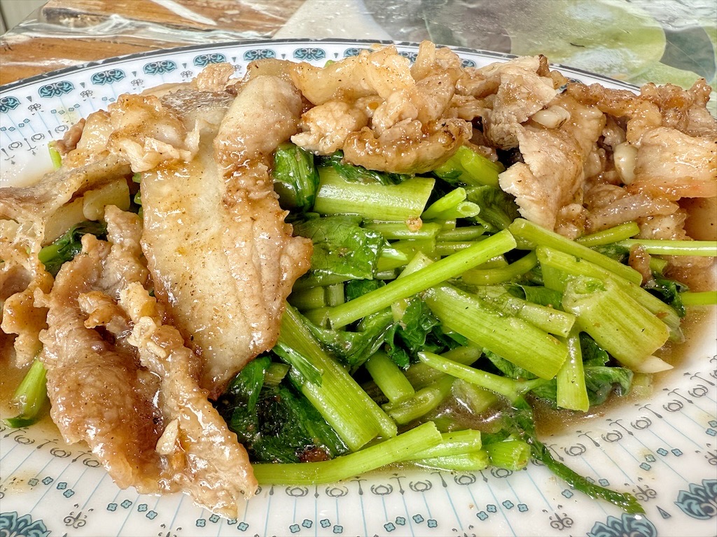 嘉鄉小吃店⟩南投鹿谷美食，竹筍滷肉飯、竹筍肉燥飯好吃，竹筍脆又甜，還有許多竹筍料理可選擇 @果果愛Fruitlove