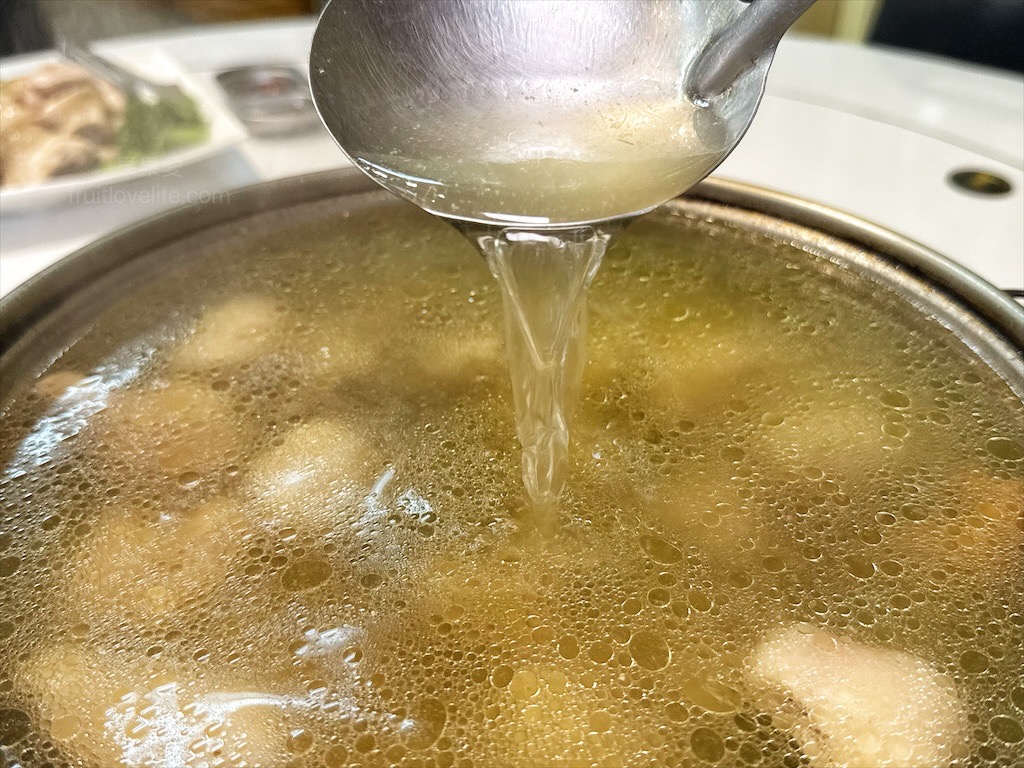 香村九尾草雞湯熱炒火鍋⟩南投名間松柏嶺受天宮附近美食餐廳，不能錯過的九尾草雞湯和古早味手路菜 @果果愛Fruitlove