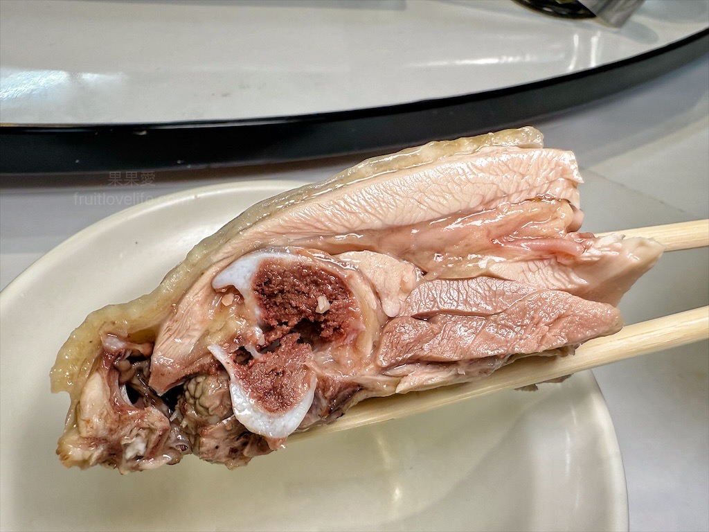 香村九尾草雞湯熱炒火鍋⟩南投名間松柏嶺受天宮附近美食餐廳，不能錯過的九尾草雞湯和古早味手路菜 @果果愛Fruitlove