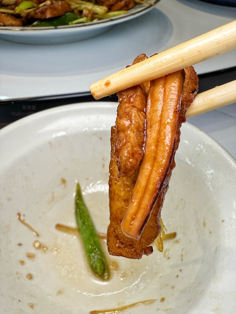 香村九尾草雞湯熱炒火鍋⟩南投名間松柏嶺受天宮附近美食餐廳，不能錯過的九尾草雞湯和古早味手路菜 @果果愛Fruitlove