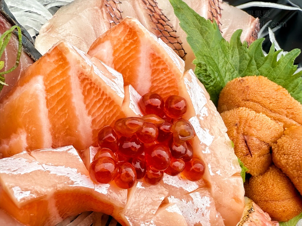 瀧慶水產⟩台中大里生魚片、握壽司、丼飯、烤物，超隱密的生魚片，有許多特殊魚種的生魚片，新鮮、甘甜又超值 @果果愛Fruitlove