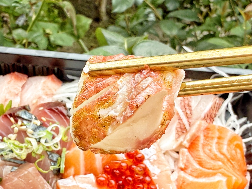 瀧慶水產⟩台中大里生魚片、握壽司、丼飯、烤物，超隱密的生魚片，有許多特殊魚種的生魚片，新鮮、甘甜又超值 @果果愛Fruitlove