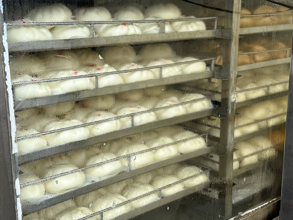 品香手工肉包⟩台中大肚包子，肉包皮Q彈有嚼勁，內餡鹹香不膩口，純樸的好滋味 @果果愛Fruitlove
