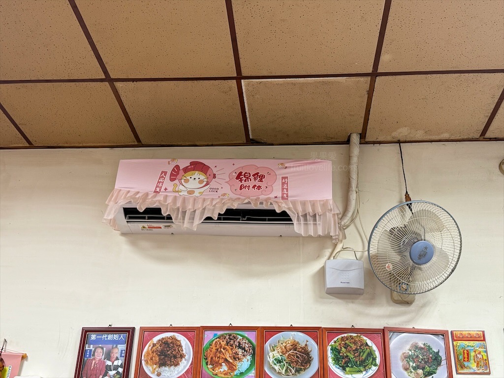 雙福佳脆皮臭豆腐⟩台中南屯臭豆腐，除了傳統口味的臭豆腐外，還有三種創意口味的臭豆腐，讓人蠻驚豔的 @果果愛Fruitlove