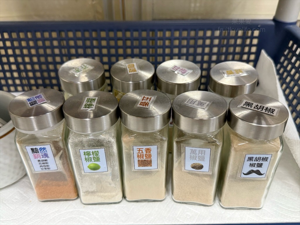 雙福佳脆皮臭豆腐⟩台中南屯臭豆腐，除了傳統口味的臭豆腐外，還有三種創意口味的臭豆腐，讓人蠻驚豔的 @果果愛Fruitlove