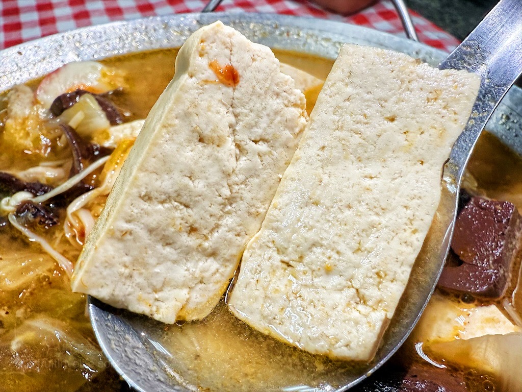 雙福佳脆皮臭豆腐⟩台中南屯臭豆腐，除了傳統口味的臭豆腐外，還有三種創意口味的臭豆腐，讓人蠻驚豔的 @果果愛Fruitlove