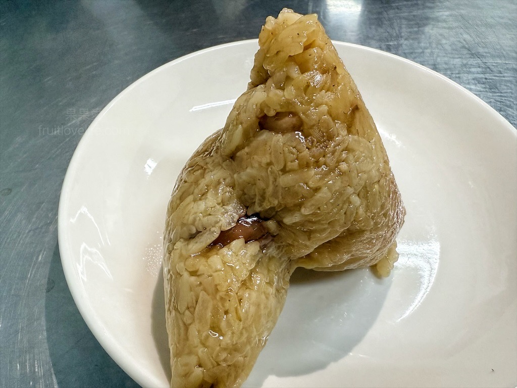 成功美食⟩新北蘆洲小吃店，蘆洲廟口夜市平價小吃，南部肉粽內餡很豐富 @果果愛Fruitlove