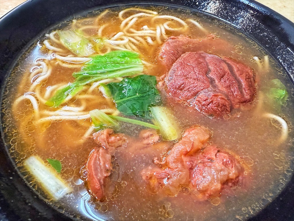 北平水餃大王⟩台中南區水餃、牛肉麵，在地的老味道，水餃和牛肉麵是這招牌，也有冷凍水餃可以買 @果果愛Fruitlove