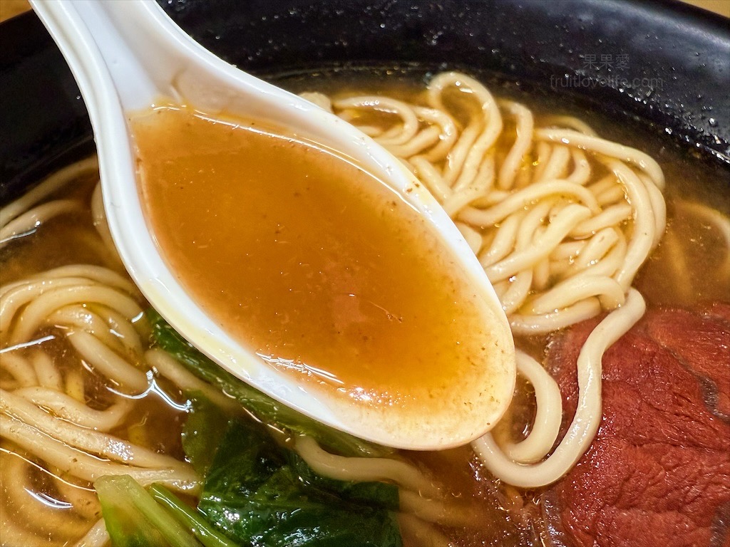 北平水餃大王⟩台中南區水餃、牛肉麵，在地的老味道，水餃和牛肉麵是這招牌，也有冷凍水餃可以買 @果果愛Fruitlove