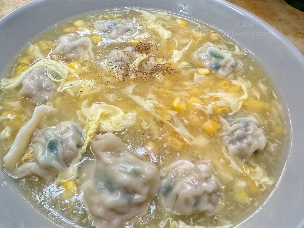 北平水餃大王⟩台中南區水餃、牛肉麵，在地的老味道，水餃和牛肉麵是這招牌，也有冷凍水餃可以買 @果果愛Fruitlove