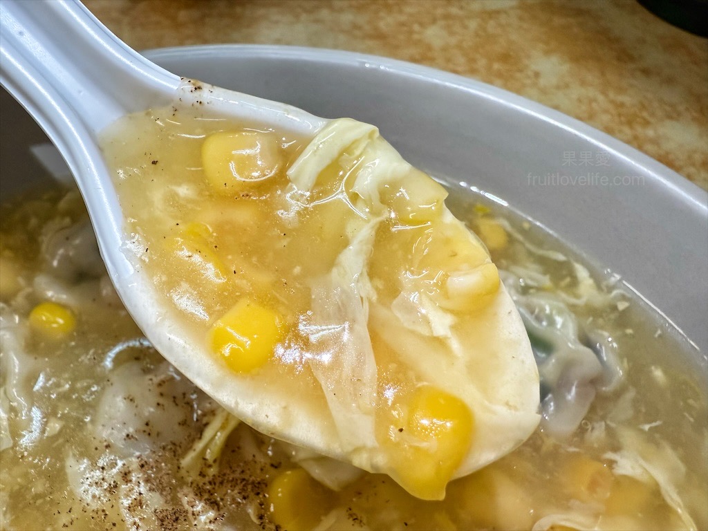 北平水餃大王⟩台中南區水餃、牛肉麵，在地的老味道，水餃和牛肉麵是這招牌，也有冷凍水餃可以買 @果果愛Fruitlove