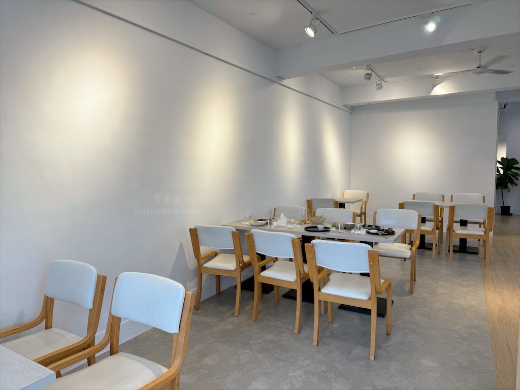 等雨停手作餐食⟩台中西屯早午餐，逢甲寵物友善早午餐，用餐環境簡約舒適，餐點美味平價，附近還有文修公園可以散散步 @果果愛Fruitlove