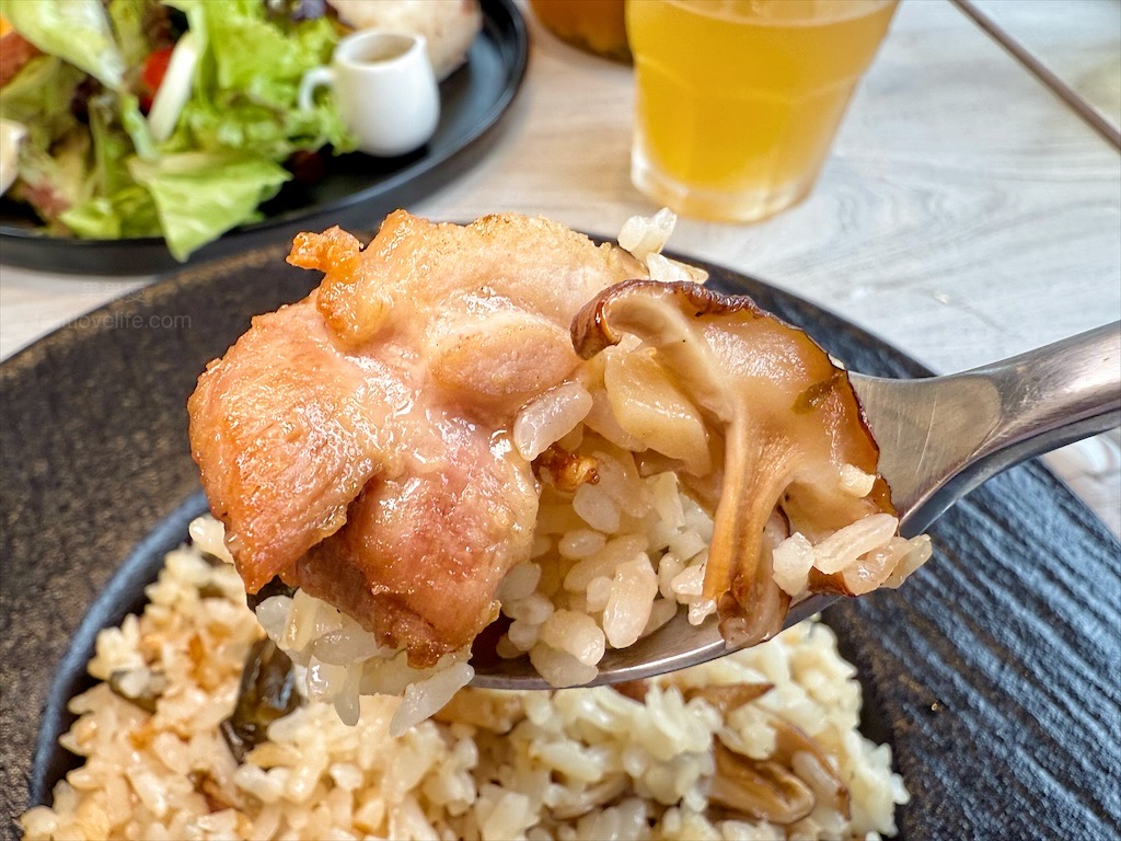 等雨停手作餐食⟩台中西屯早午餐，逢甲寵物友善早午餐，用餐環境簡約舒適，餐點美味平價，附近還有文修公園可以散散步 @果果愛Fruitlove
