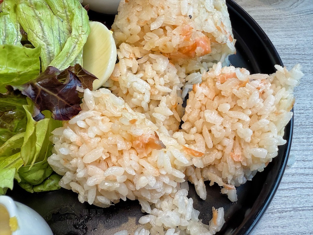等雨停手作餐食⟩台中西屯早午餐，逢甲寵物友善早午餐，用餐環境簡約舒適，餐點美味平價，附近還有文修公園可以散散步 @果果愛Fruitlove