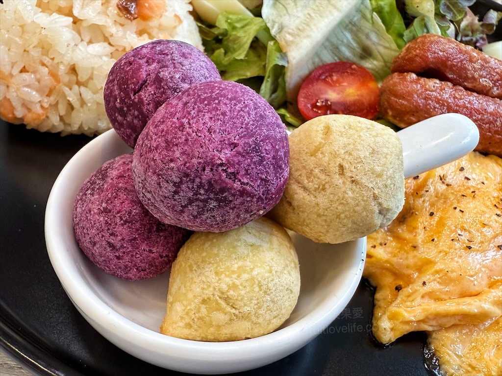 等雨停手作餐食⟩台中西屯早午餐，逢甲寵物友善早午餐，用餐環境簡約舒適，餐點美味平價，附近還有文修公園可以散散步 @果果愛Fruitlove