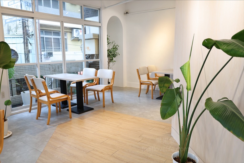等雨停手作餐食⟩台中西屯早午餐，逢甲寵物友善早午餐，用餐環境簡約舒適，餐點美味平價，附近還有文修公園可以散散步 @果果愛Fruitlove