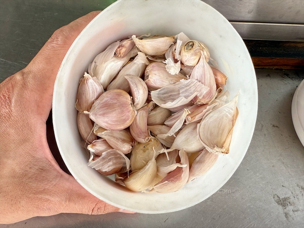 蔣記黑豬肉香腸⟩台中太平大腸包小腸，美味的下午點心，香腸有肉汁，米腸腸衣不會咬不斷或咬不爛 @果果愛Fruitlove