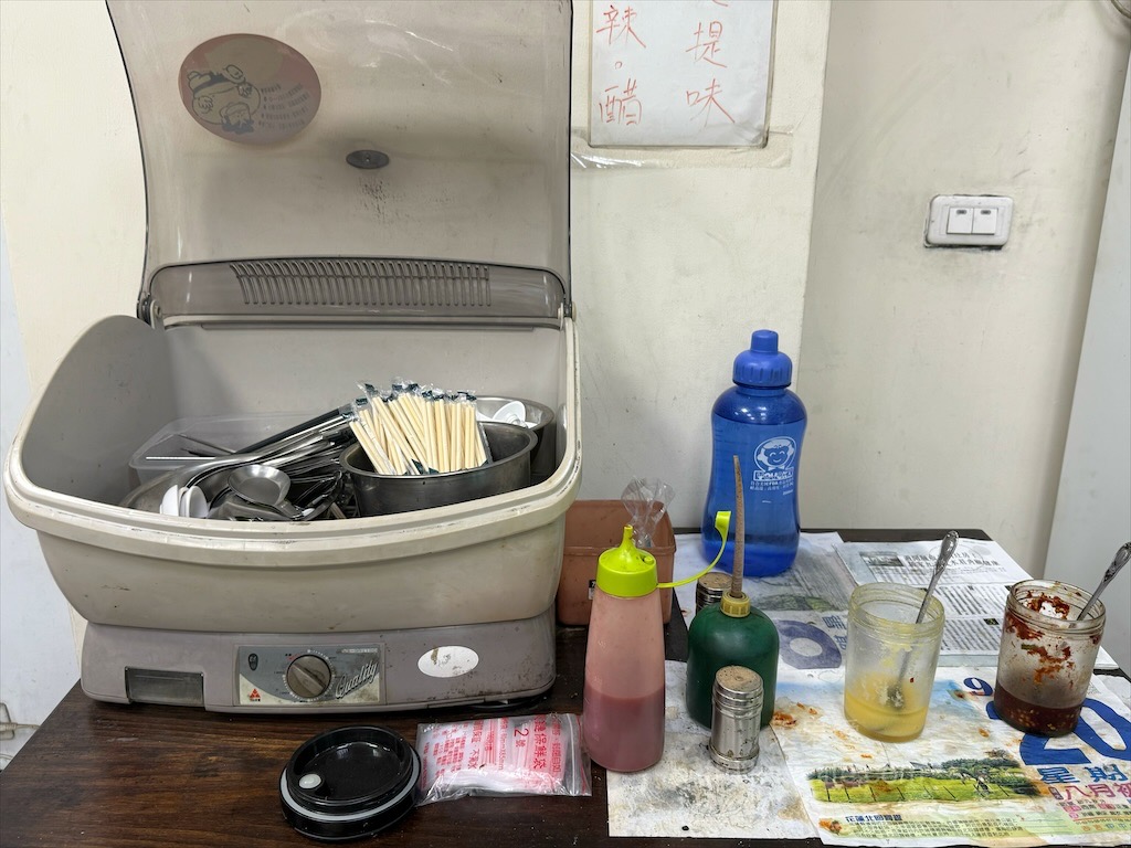 桂香麻醬麵⟩台中東區麻醬麵，旱溪夜市附近巷子裡的好吃小吃麵攤店 @果果愛Fruitlove