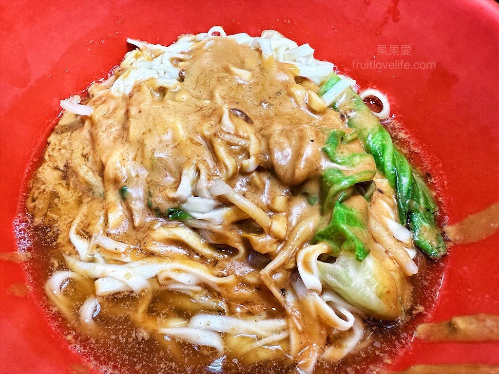 洞豆腐功夫菜火鍋⟩台中北區麻辣火鍋，酸白菜湯濃郁鮮甜，麻辣湯經典麻辣風味，酸、辣度可調整，除了火鍋還有許多現炒特色菜可以品嘗/寵物友善 @果果愛Fruitlove