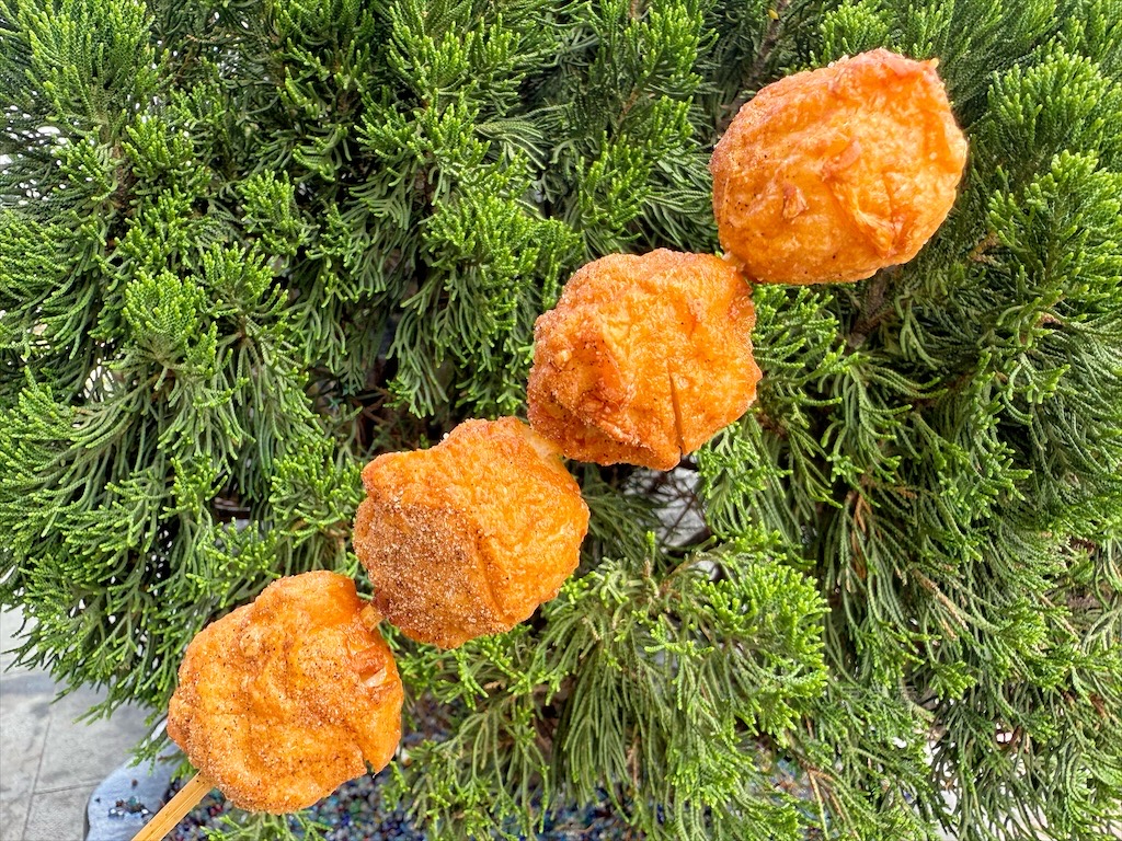 白沙屯鲍芝林［杏鮑菇/熱狗］⟩苗栗通霄炸物，原拱天宮廟口現炸現炸杏鮑菇、熱狗，杏鮑菇、熱狗是許多人推薦的 @果果愛Fruitlove