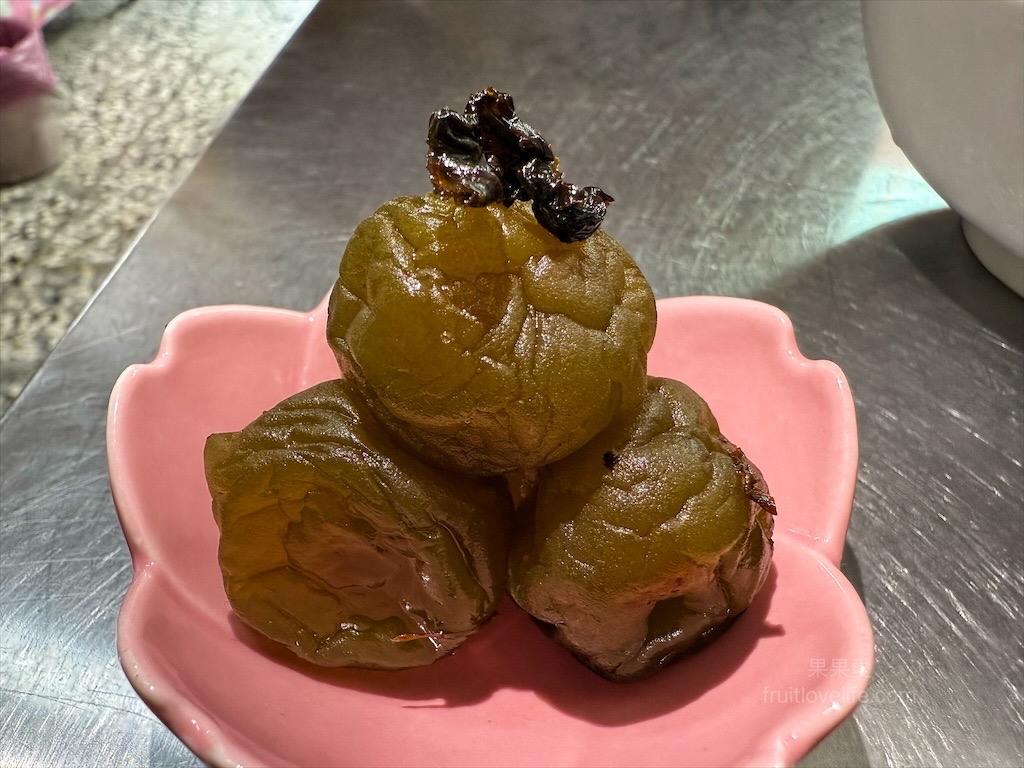 松柏坑油飯⟩南投名間早午餐，松柏嶺受天宮銅板美食小吃，來松柏嶺不能錯過的古早味油飯，自製油飯醬很加分 @果果愛Fruitlove