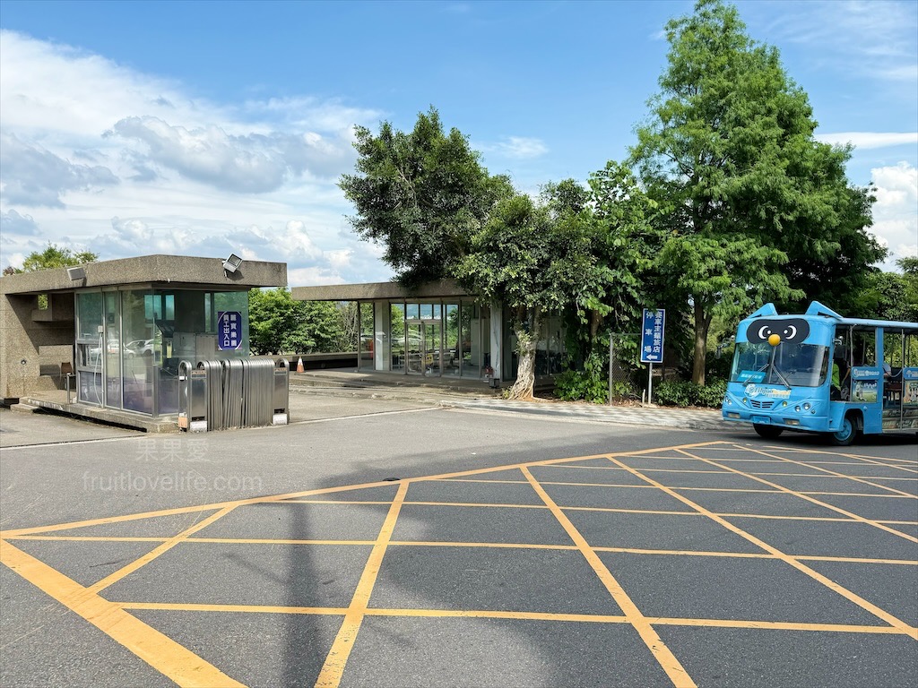 樂奇Lucky Club台中麗寶店⟩台中后里餐酒館，無論是大人系的遊樂場、聚餐看賽事還是品嚐美食，這裡通通都有，低消300元不限時 @果果愛Fruitlove