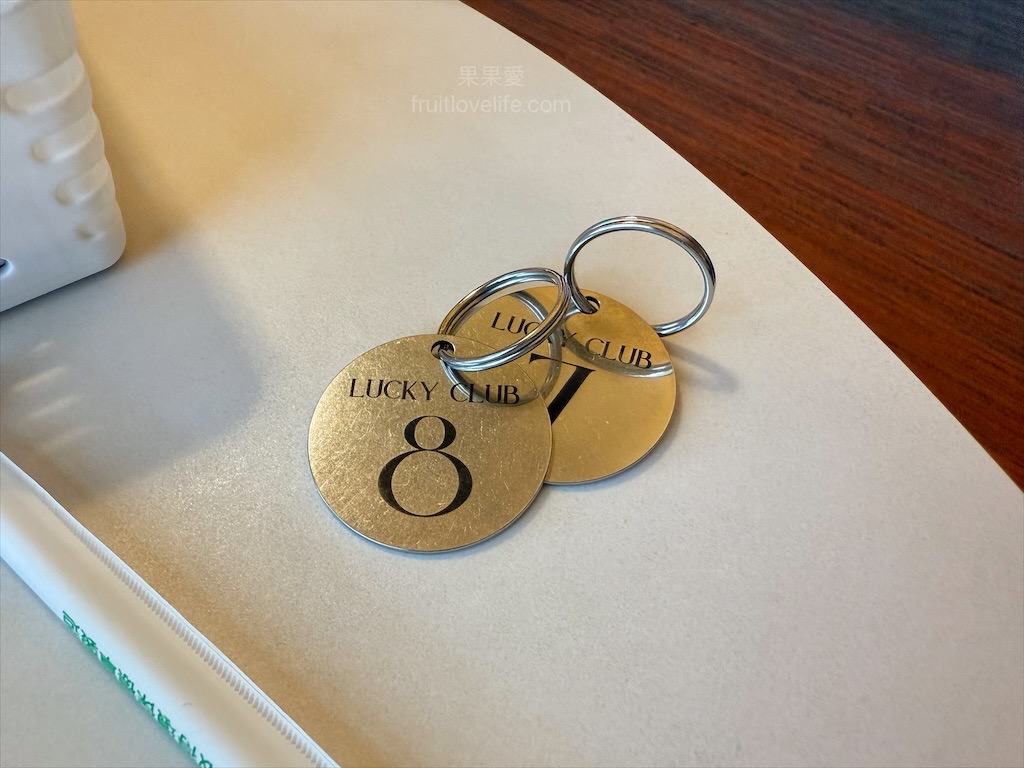 樂奇Lucky Club台中麗寶店⟩台中后里餐酒館，無論是大人系的遊樂場、聚餐看賽事還是品嚐美食，這裡通通都有，低消300元不限時 @果果愛Fruitlove