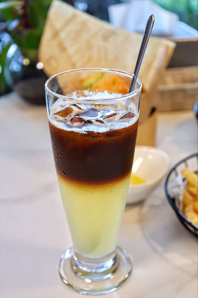 樂奇Lucky Club台中麗寶店⟩台中后里餐酒館，無論是大人系的遊樂場、聚餐看賽事還是品嚐美食，這裡通通都有，低消300元不限時 @果果愛Fruitlove