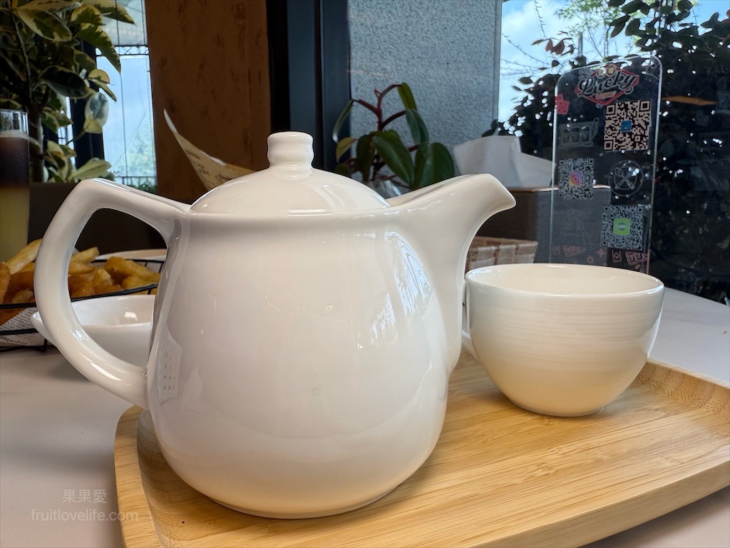 樂奇Lucky Club台中麗寶店⟩台中后里餐酒館，無論是大人系的遊樂場、聚餐看賽事還是品嚐美食，這裡通通都有，低消300元不限時 @果果愛Fruitlove