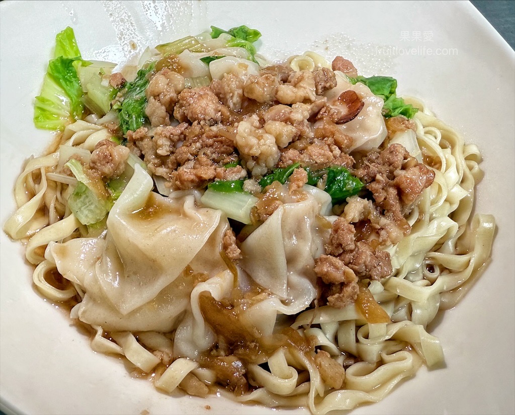 漫遊 鹿港桂花巷日式彩繪藝術村  品嘗在地無名美食陽春麵   親子寵物友善    毛孩不限大小 建議最少要牽繩 @果果愛Fruitlove