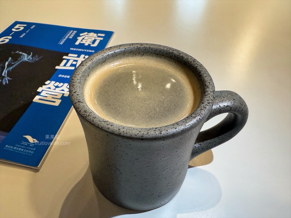 憬初尋⟩台中豐原咖啡廳，懷舊倉庫改建而成的工業風咖啡廳，不限時的喝杯咖啡，享受悠閒的慢活時光 @果果愛Fruitlove
