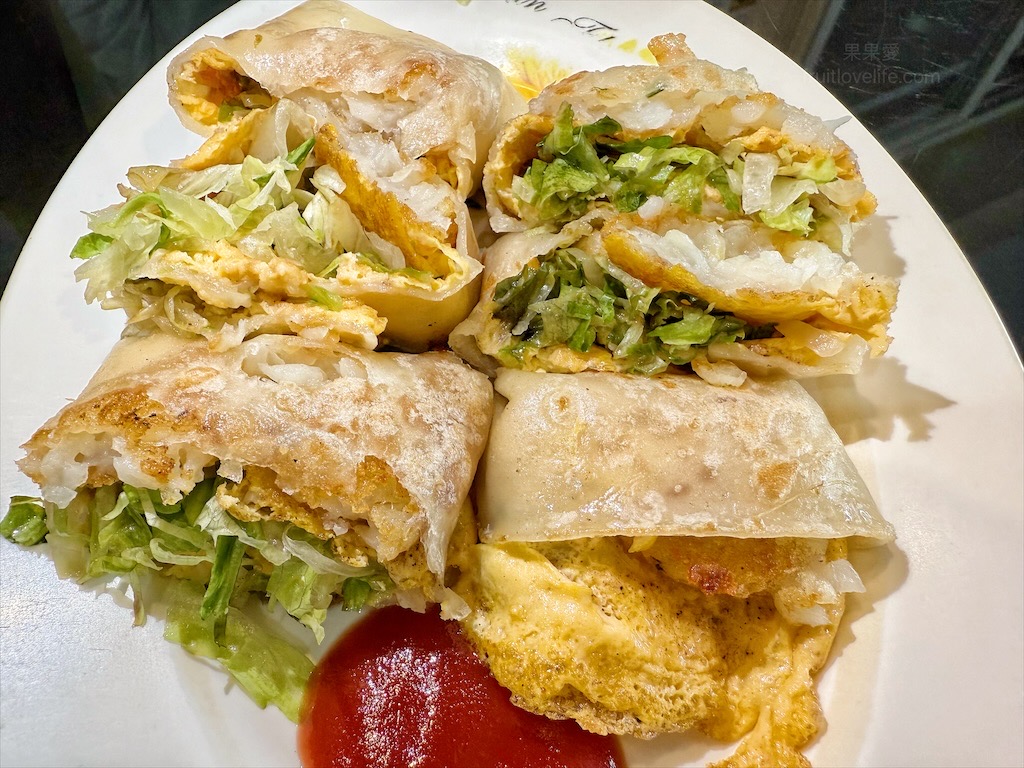 葵花堡點早餐店⟩台中南區早午餐，中興大學早午餐推薦，餐點都有加生菜和苜蓿芽，清爽又好吃，寵物友善 @果果愛Fruitlove