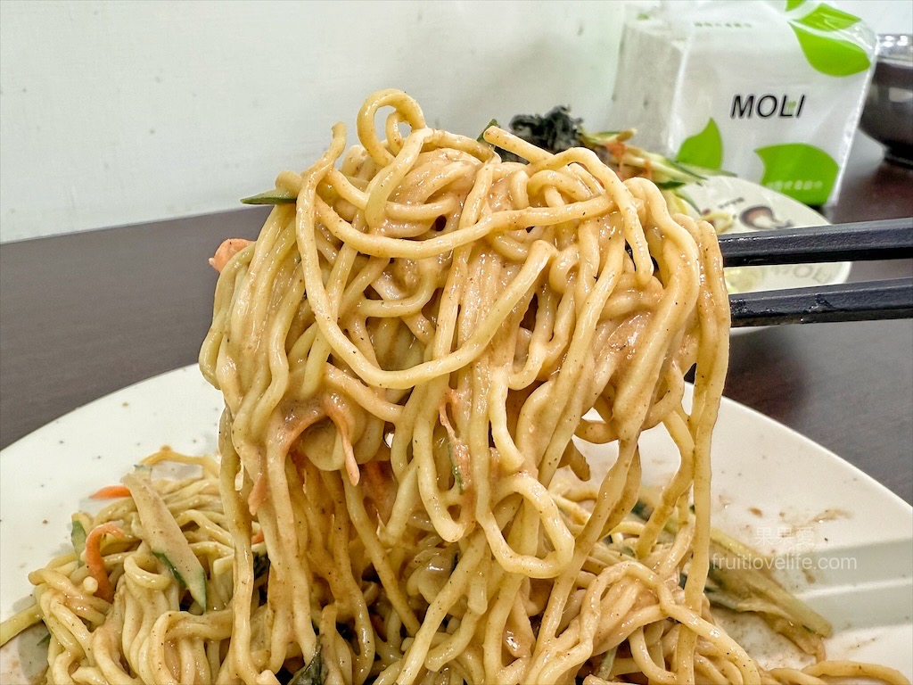 蛋仔涼麵⟩台中中區涼麵，涼麵加上檸檬，微酸的好滋味，讓涼麵更添增清爽度，份量也不小 @果果愛Fruitlove