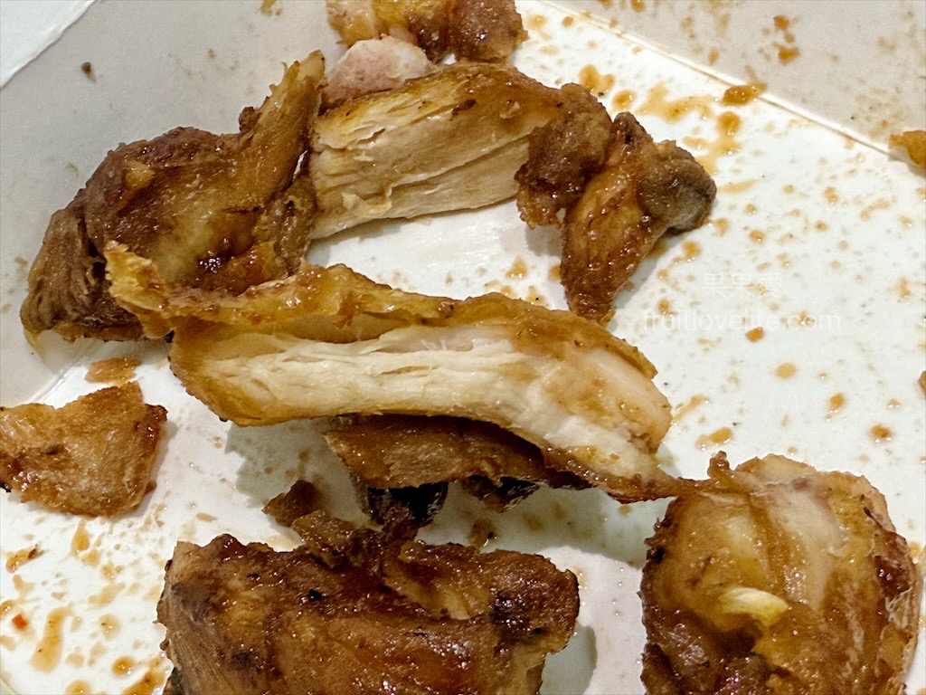 武燒烤⟩台中南屯燒烤，獨特烤醬的炭火燒烤，不能錯過有厚度的肉排漢堡，一口咬下滿滿肉汁 @果果愛Fruitlove