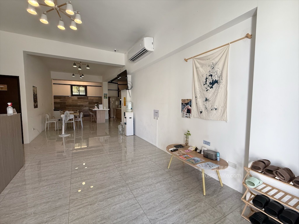 在水一方民宿⟩澎湖馬公民宿推薦，鬧中取靜，環境舒適，服務親切，入住有仙人掌冰棒無限量吃到飽 @果果愛Fruitlove