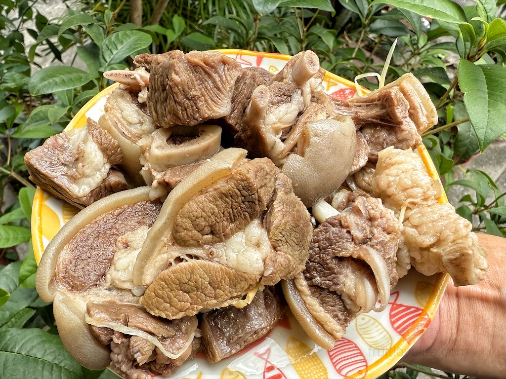 清境牧場門市-南投草屯美食|南投草屯牧場直營的鮮羊乳、羊奶冰棒、羊肉爐，每日現做的純羊奶銅鑼燒，開放散客免費預約牧場參觀 @果果愛Fruitlove