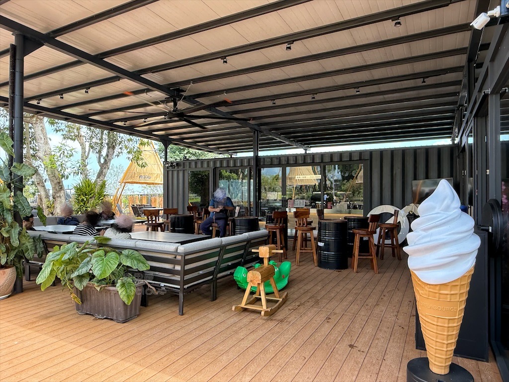 南投鹿谷親子景點｜鹿芝谷生態景觀園區：水豚、浣熊療癒系萌寵互動，山巒景色讓人感到美不勝收 @果果愛Fruitlove