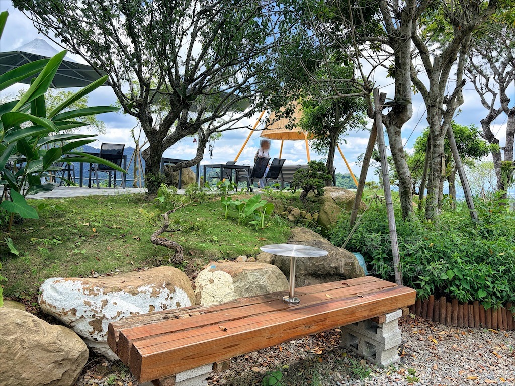 南投鹿谷親子景點｜鹿芝谷生態景觀園區：水豚、浣熊療癒系萌寵互動，山巒景色讓人感到美不勝收 @果果愛Fruitlove
