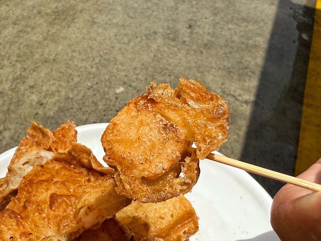 大漢花枝丸⟩澎湖馬公花枝丸，中央老街讓人難以忘懷的美食小吃，花枝鑲油條酥脆內軟，口感豐富，用料很實在 @果果愛Fruitlove