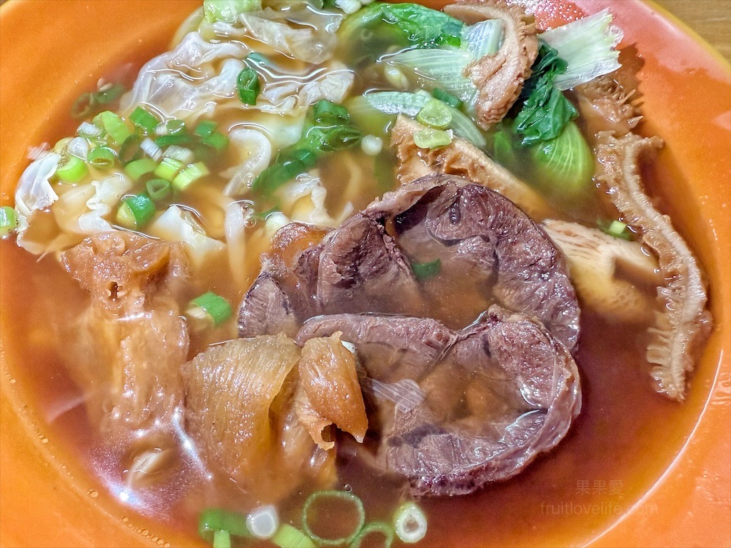 上癮麵食館 | 雲林斗六小吃麵店，麵條口感Q彈帶些許的勁道，牛豬三寶麵一次滿足味蕾 @果果愛Fruitlove