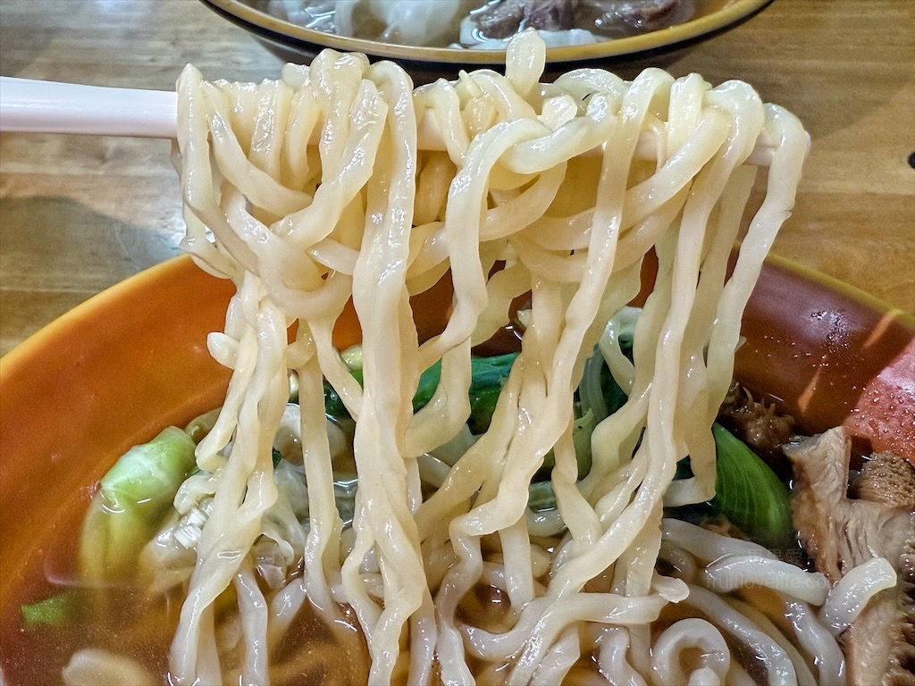 上癮麵食館 | 雲林斗六小吃麵店，麵條口感Q彈帶些許的勁道，牛豬三寶麵一次滿足味蕾 @果果愛Fruitlove