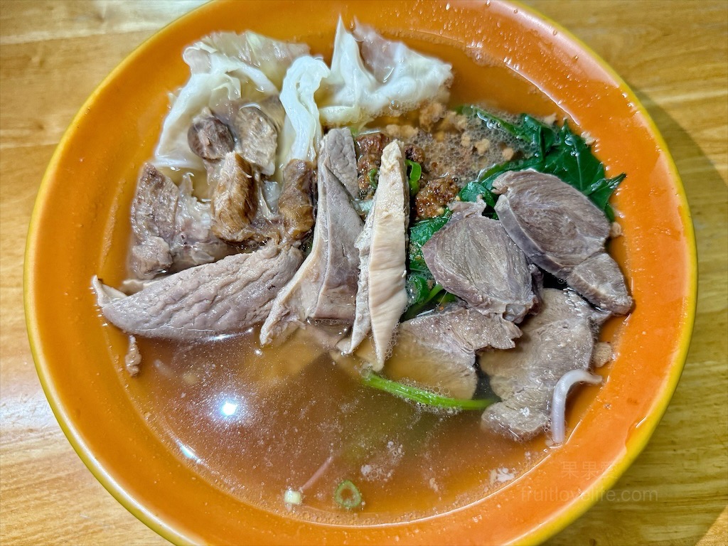 上癮麵食館 | 雲林斗六小吃麵店，麵條口感Q彈帶些許的勁道，牛豬三寶麵一次滿足味蕾 @果果愛Fruitlove