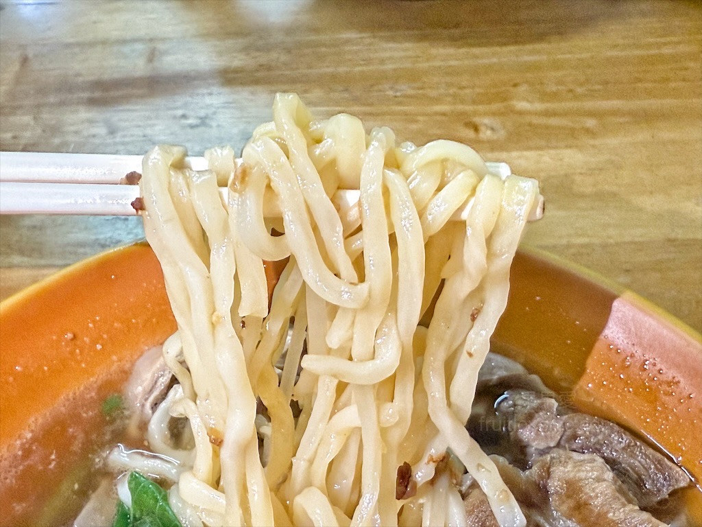 上癮麵食館 | 雲林斗六小吃麵店，麵條口感Q彈帶些許的勁道，牛豬三寶麵一次滿足味蕾 @果果愛Fruitlove