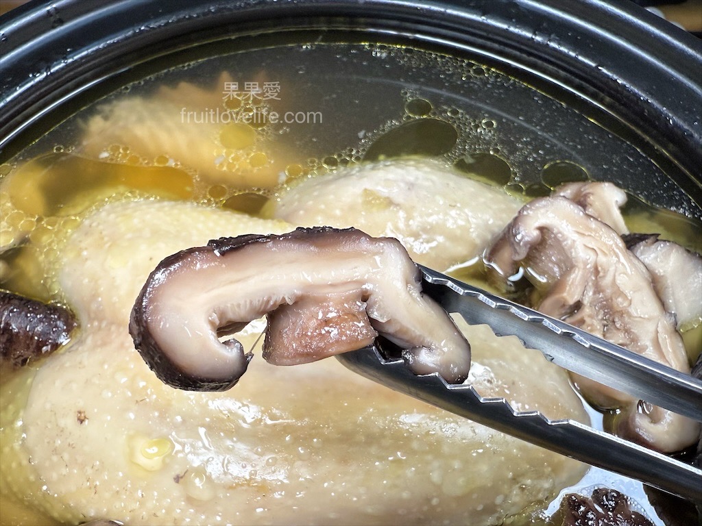 菇神煲樂鍋開箱|鹿芝谷集點送鍋超划算，天白花菇燉雞湯美味又暖心！ @果果愛Fruitlove