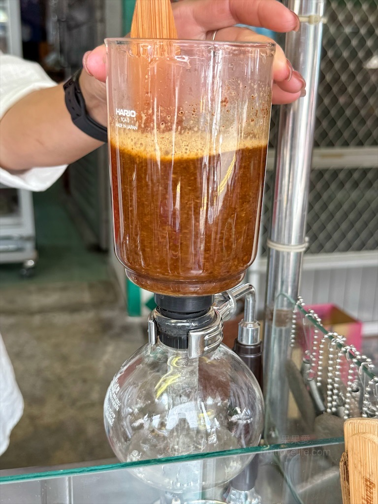 那萬的現煮咖啡|南投魚池咖啡，日月潭伊達邵週末限定，漫步環潭步道，品嚐在地魚池咖啡 @果果愛Fruitlove