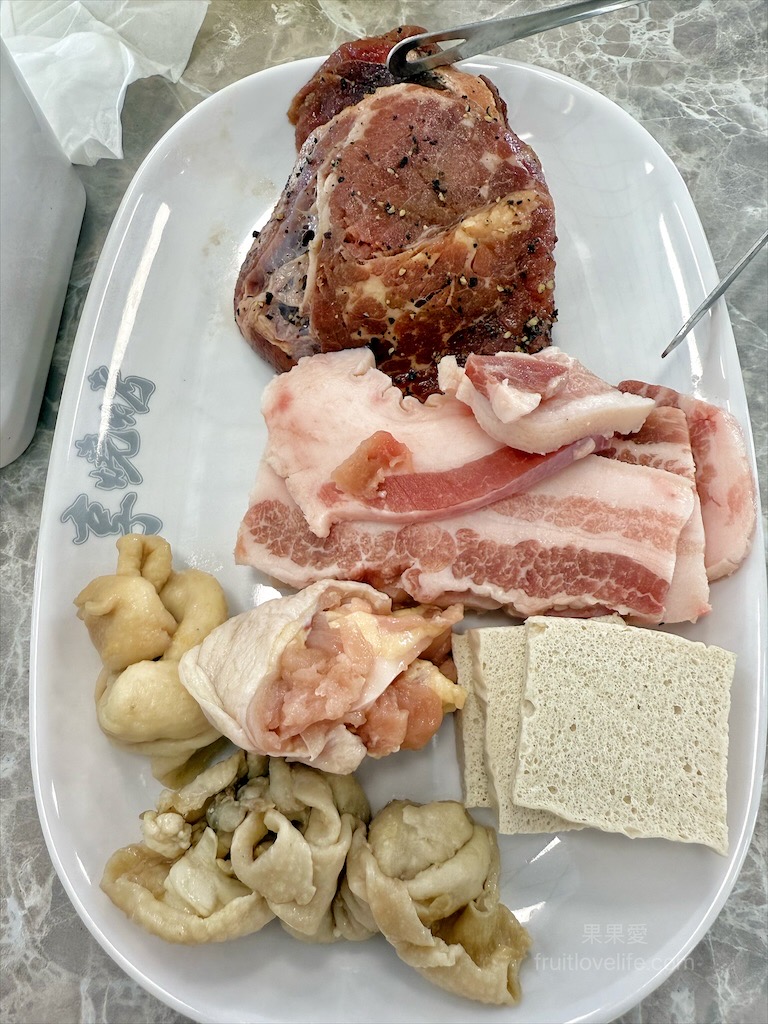 澎湖享燒烤Enjoy BBQ|澎湖馬公燒烤吃到飽，冷氣開放無煙燒烤吃到飽，鮮蚵、小管、海魚任你夾 @果果愛Fruitlove